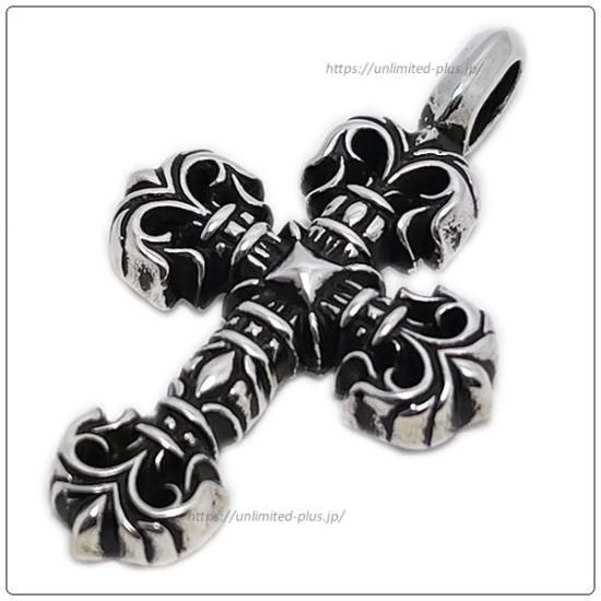 クロムハーツ（Chrome Hearts）フィリグリー クロス タイニー チャーム