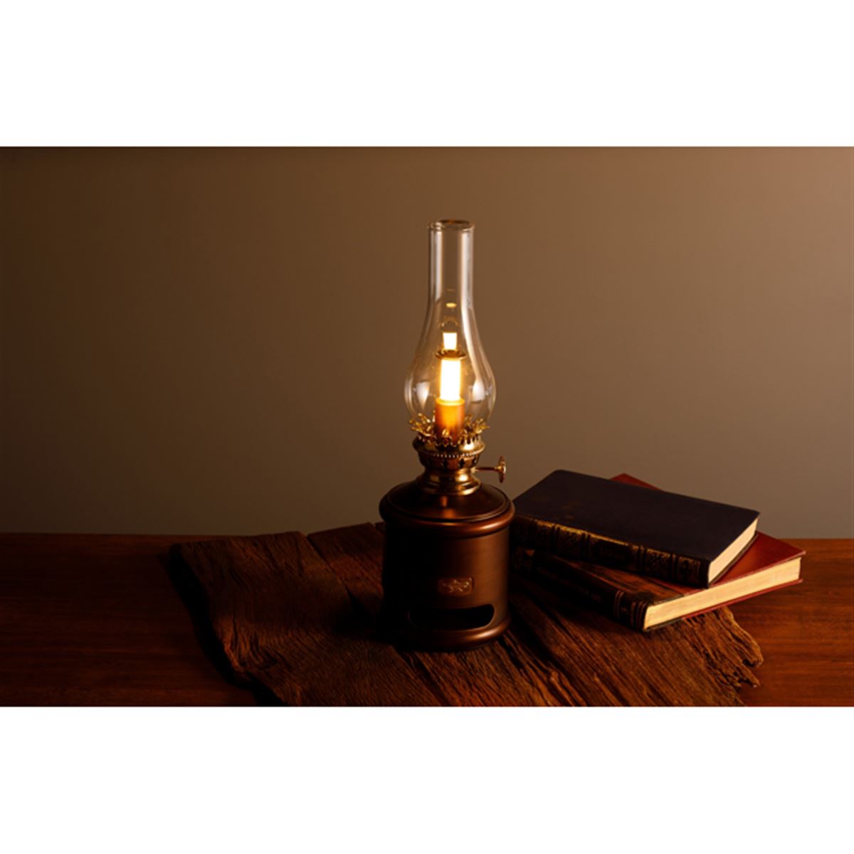 1900年代アラジンオイルランプを復刻させた「Aladdin ランタン