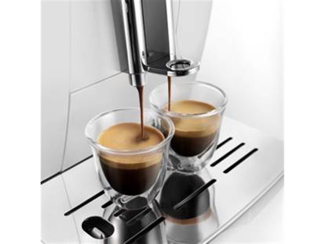 デロンギ、日本法人20周年記念の「マグニフィカ S」限定ホワイトモデル