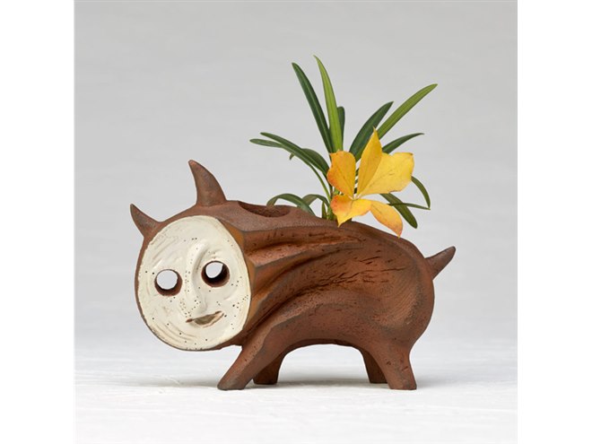 海洋堂、岡本太郎氏が手がけた「猛獣」をデスクトップサイズで