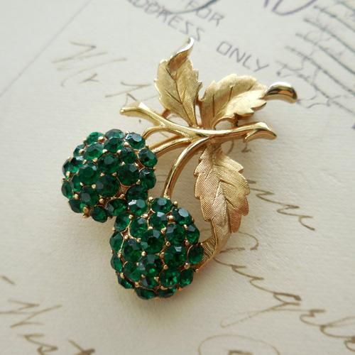 TRIFARI（トリファリ）☆エメラルド・ラインストーン さくらんぼの