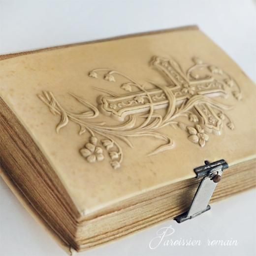 送料無料・フランス蚤の市】 アンティーク祈祷書 セルロイド製