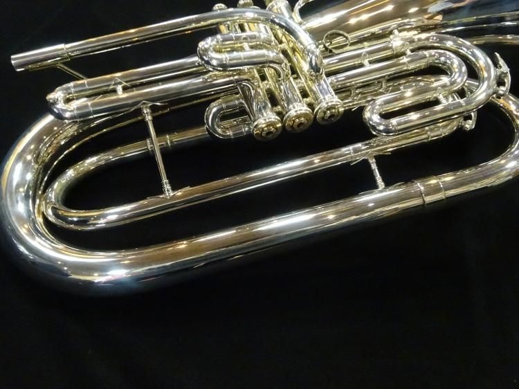 キング マーチング・バリトン 1124 銀メッキ仕上げ【服部管楽器