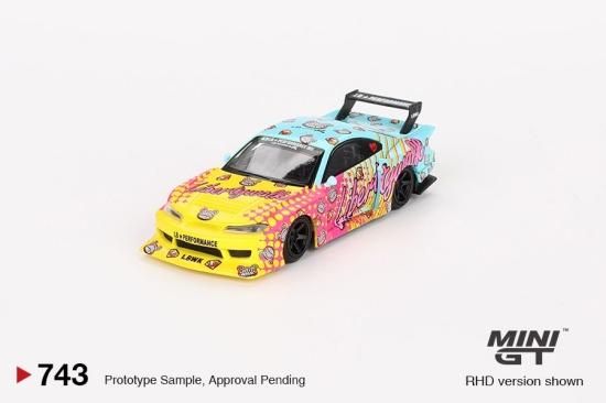 MINI GT 1/64 1/64 LB-Silhouette WORKS シルビア S15 KUMA (右