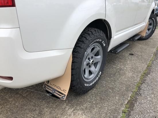 DELICA デリカ D:5 後期型 LANDLIC マッドフラップ