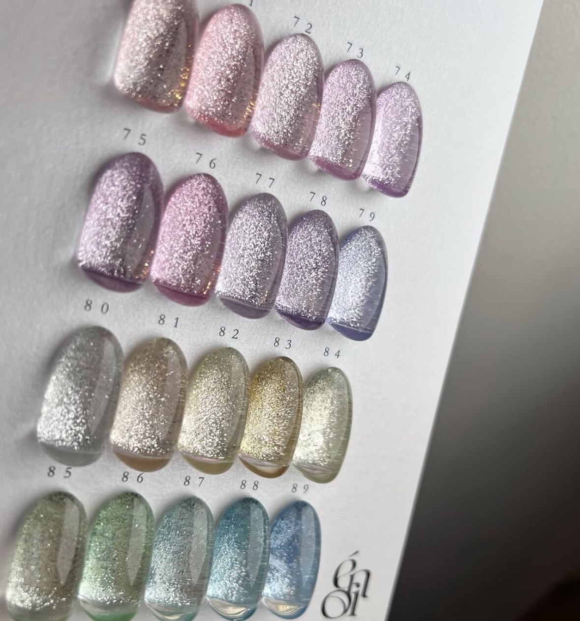 2026年春トレンド】プラチナマグのネイルデザイン集｜人気順