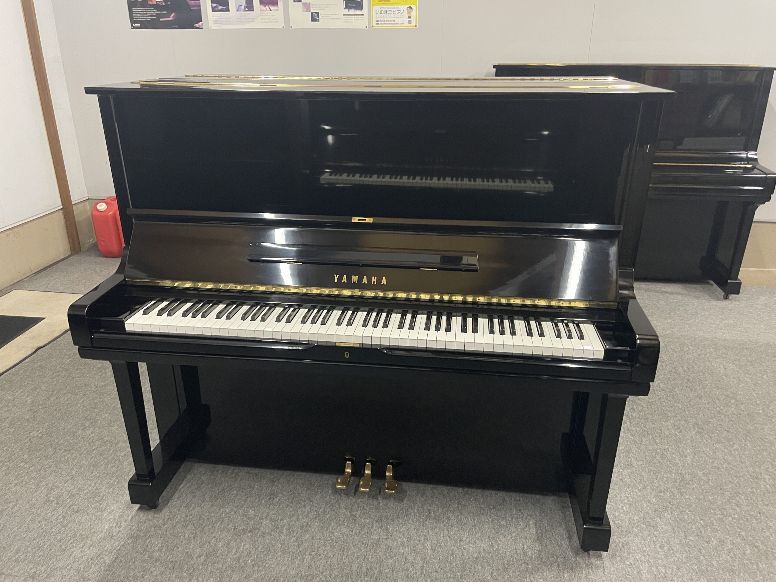 中古ピアノ】YAMAHA アップライトピアノ U1H 1555877 黒(鏡面艶出し