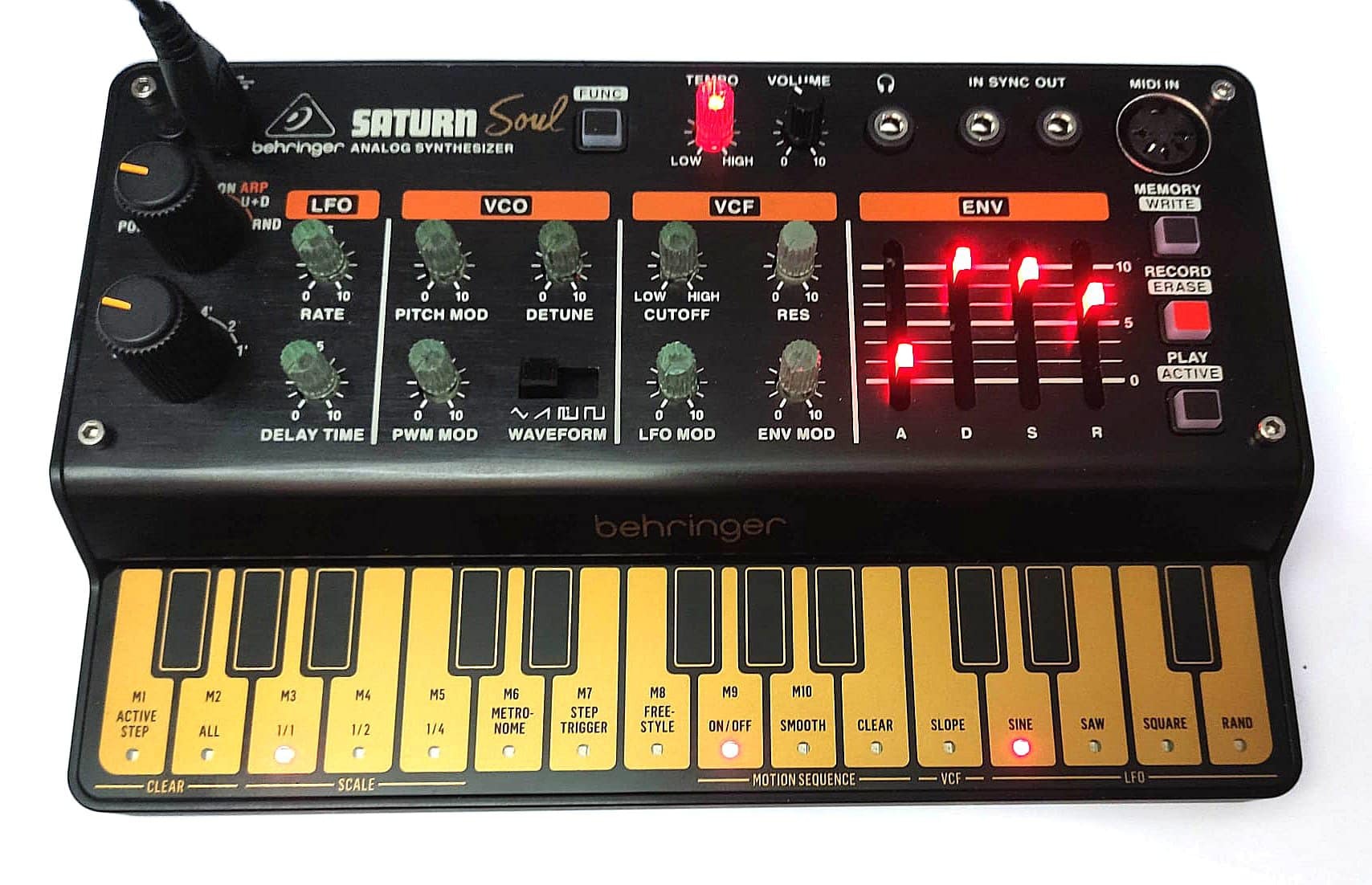 Behringer ” SATURN ” | 3VCO搭載のアナログポリフォニックシンセ