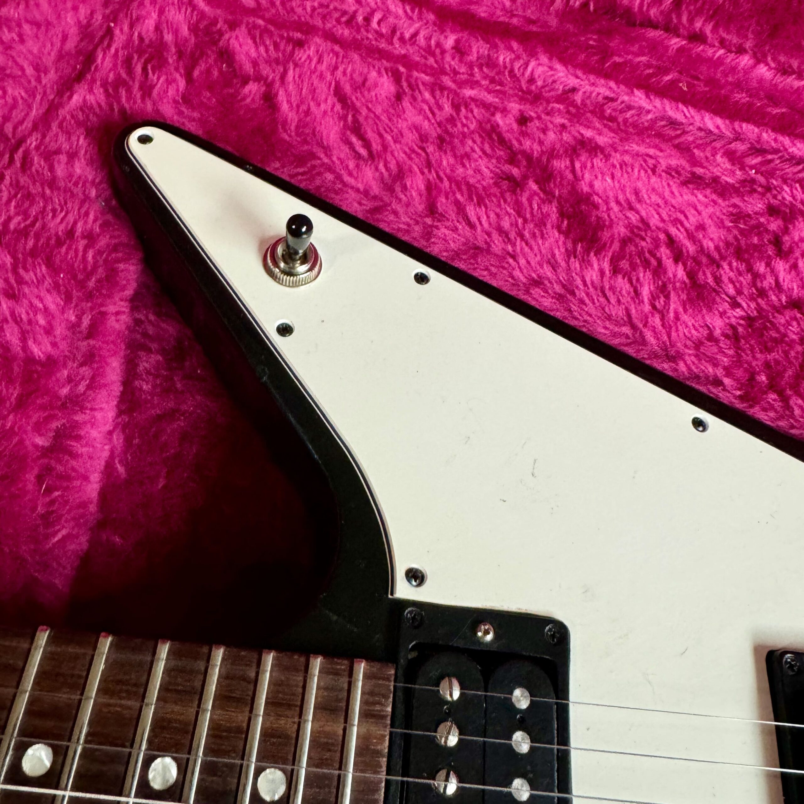 1996 Gibson Explorer '76 Ebony Black w/OSHC - I Want That Guitar