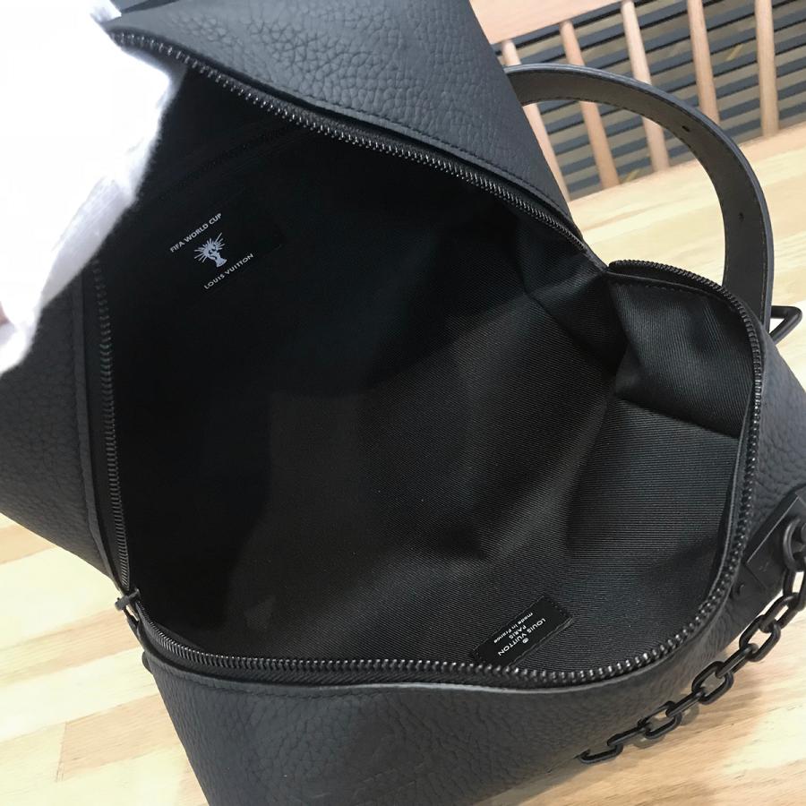 LOUIS VUITTON（ルイ・ヴィトン） 【超美品】ルイヴィトン クローク