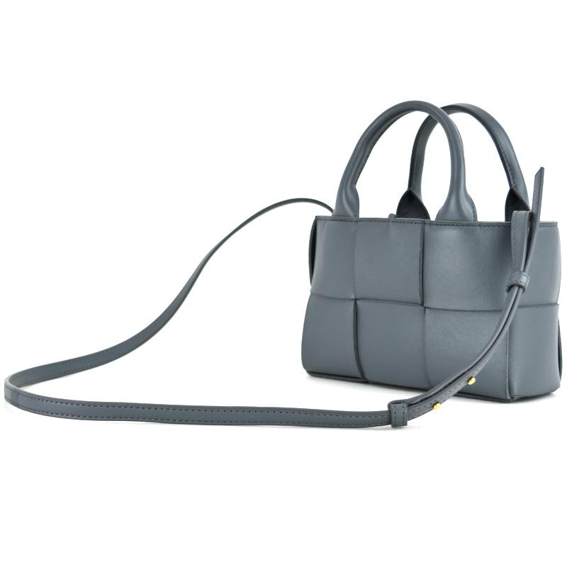 BOTTEGA VENETA（ボッテガ・ヴェネタ） バッグ レディース マキシ