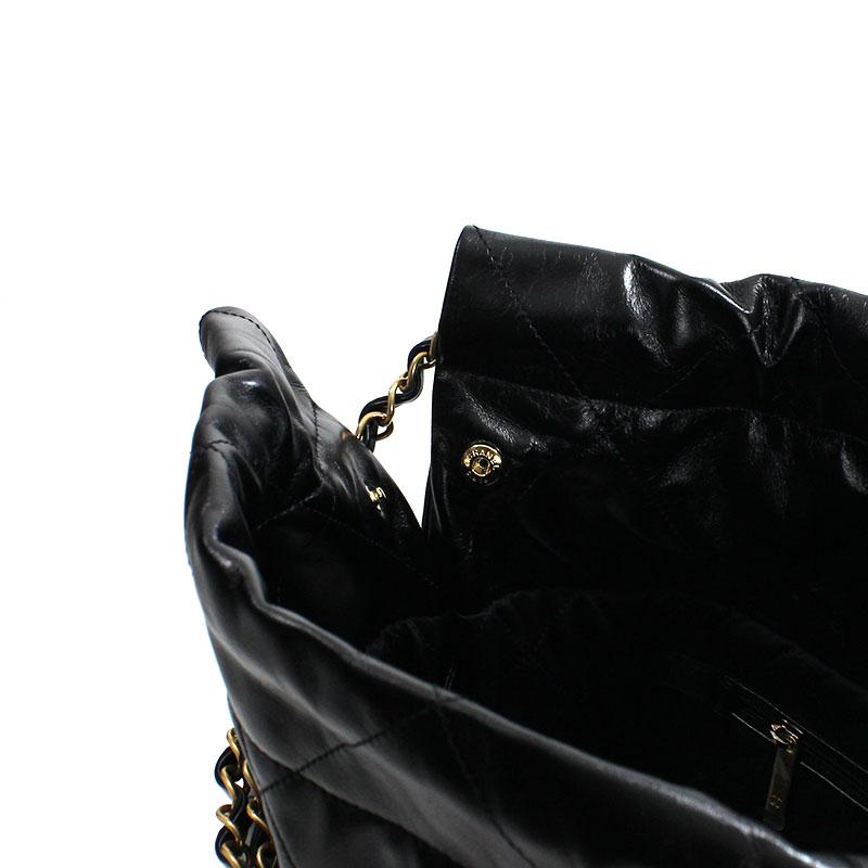 CHANEL（シャネル） ホーボーバッグ ハンドバッグ 22 シャイニーカーフ
