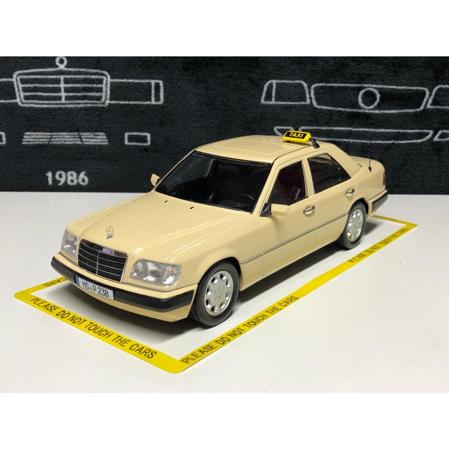 iScale iScale 1/18 Mercedes Benz E class (W124) year 1989 taxi