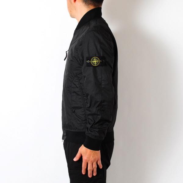 STONE ISLAND（ストーン アイランド） 24SSモデル バッジワッペン付き