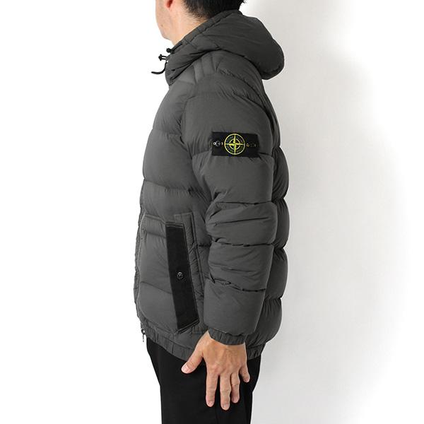 STONE ISLAND（ストーン アイランド） 25AWモデル バッジワッペン付き