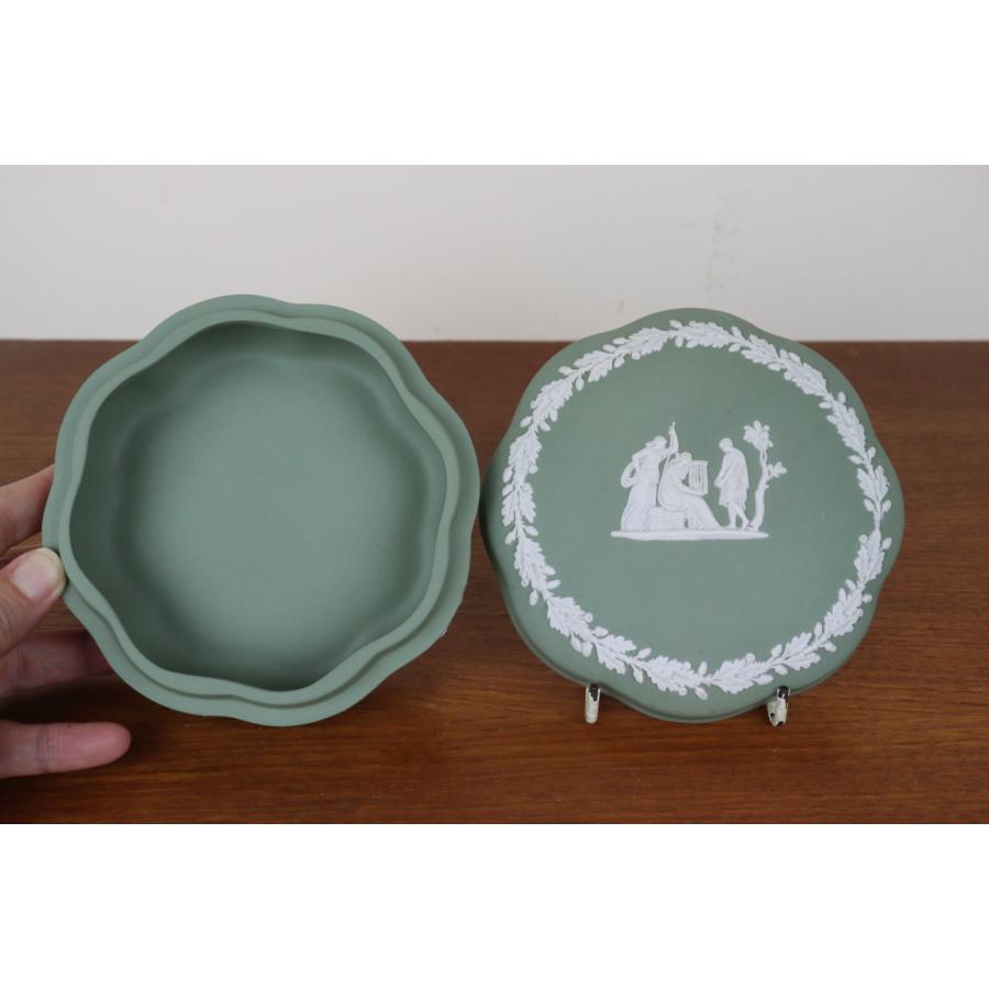 WEDGWOOD（ウェッジウッド） ジャスパー 小物入れ ボックス 花型