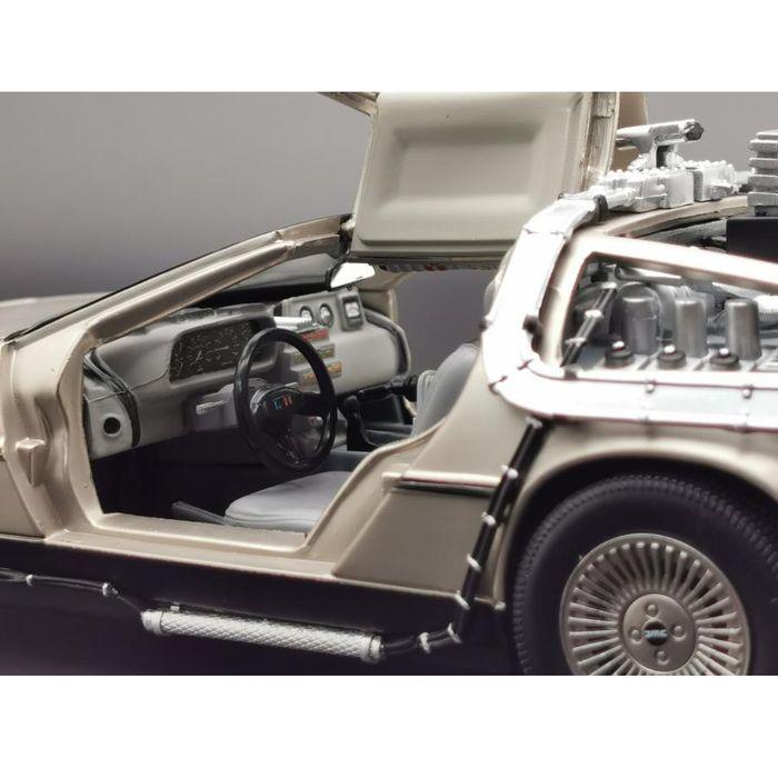 Sun Star 1/18 デロリアン BACK TO THE FUTURE Part 1 DMC-12 模型