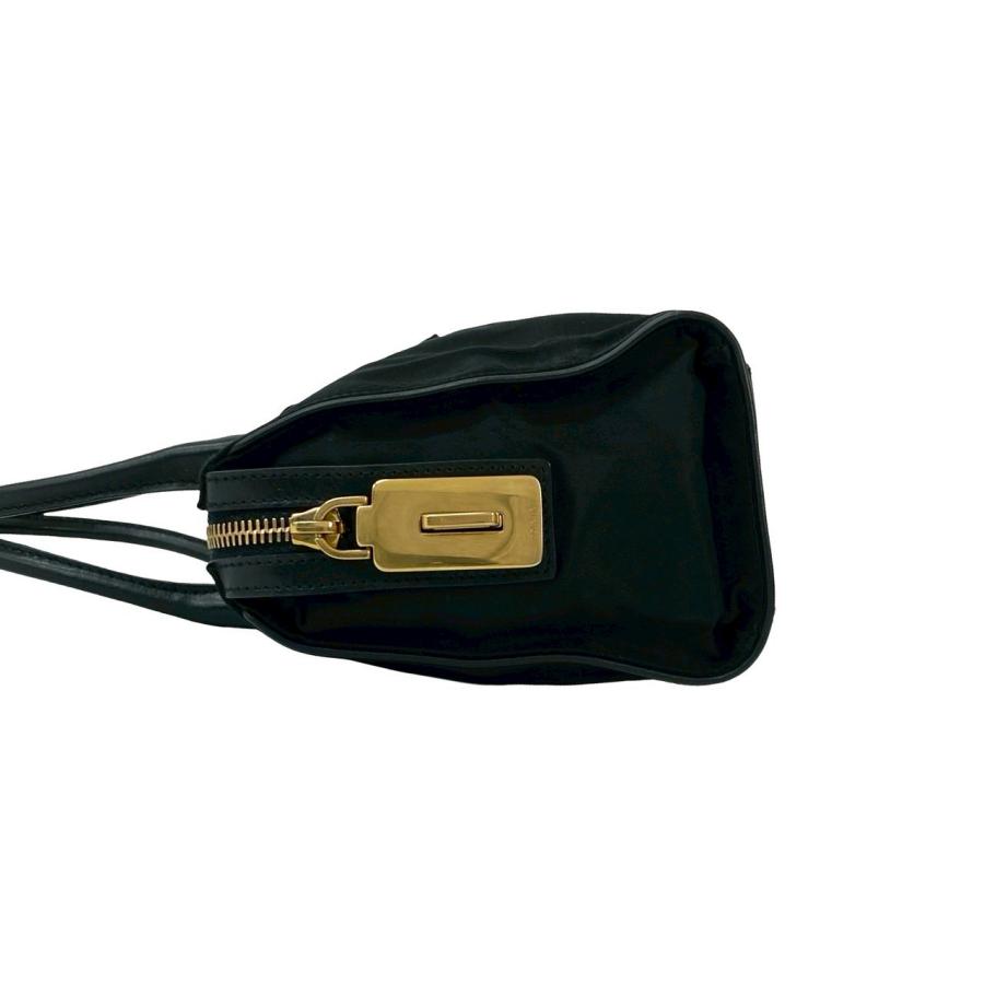 PRADA（プラダ） 極 美品 鍵付き 三角ロゴ プレート 金具 ナイロン