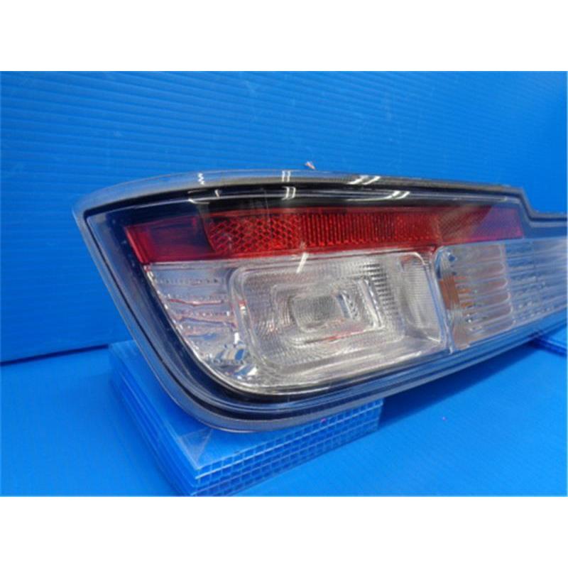 ダイハツ 純正 アトレー 《 S331G 》 左テールランプ 81561-B5080