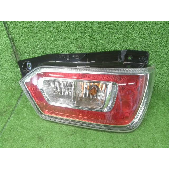 ワゴンR ワゴンR 5AA-MH95S 右テールランプ ハイブリッドFZ ZVD D205