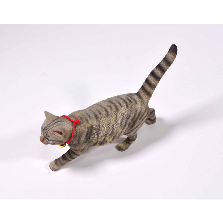 1/6サイズ 歩き回るサバトラ柄のリアル猫フィギュア動物彫像置物 ネコ