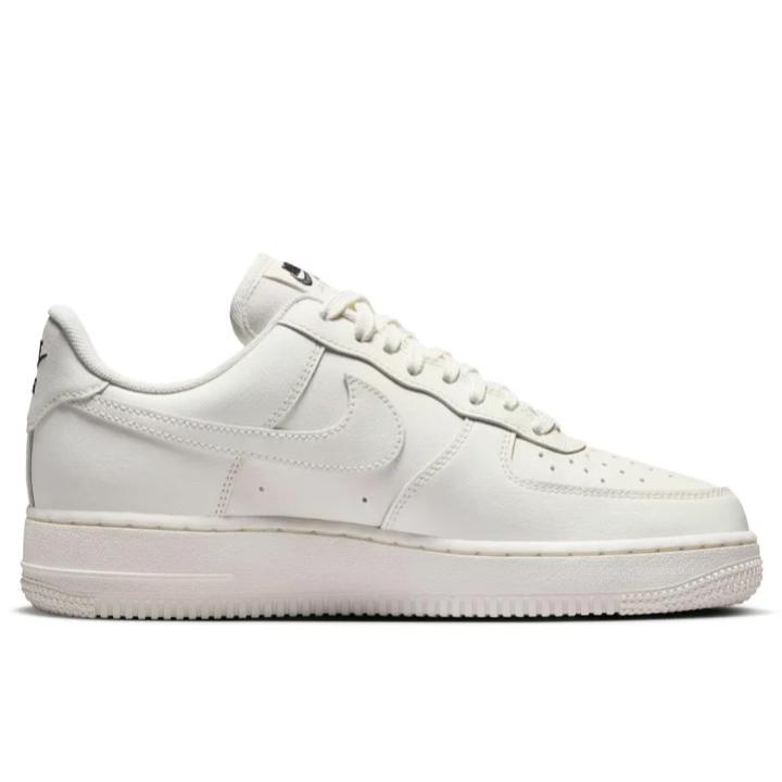 NIKE（ナイキ） NIKE WMNS AIR FORCE 1 '07 ESS TRK3 ウィメンズ エア