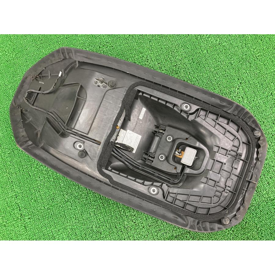 スズキ（SUZUKI） スカイウェイブ250 シート S05H 純正 中古 バイク