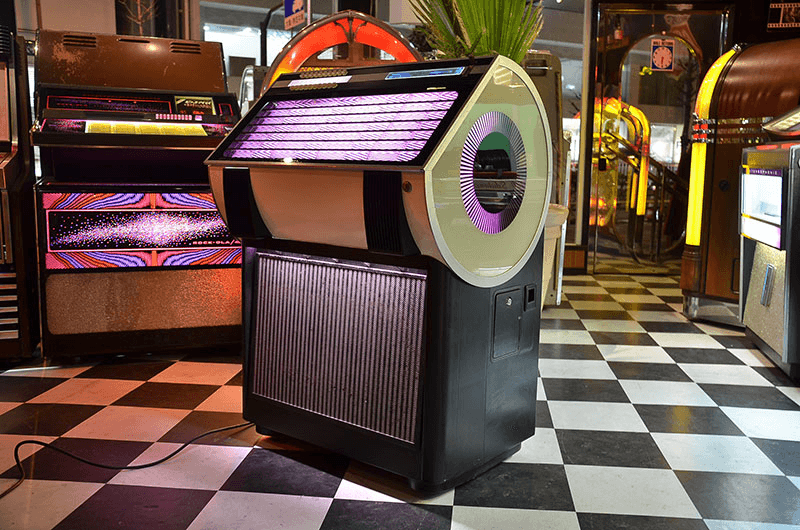 1972 SEEBURG SX-100 “MARAUDER” (JB-045) | FLAT4｜VINTAGE JUKEBOX