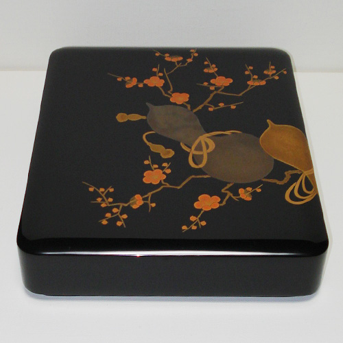 輪島塗 硯箱 被せ蓋式 -梅に瓢の高蒔絵仕上げ- [内外面とも黒色/内面は