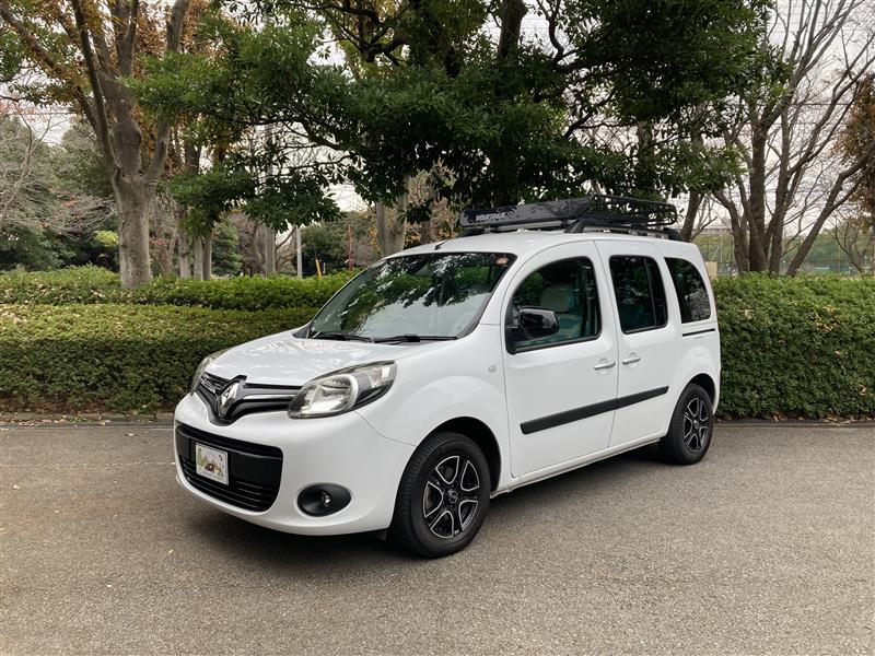 新着在庫車両のご案内】Phase2 Renault KANGOO ZEN 1.2EDC BLANC