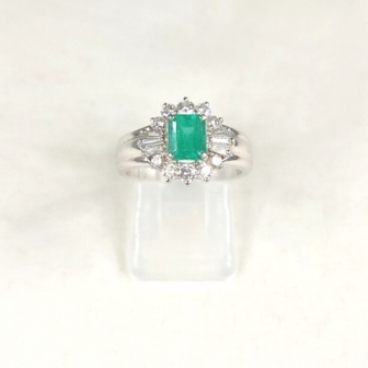 Pt900 エメラルド(0.74ct)ダイヤモンド(0.57ct)付リング 買取実績 | 玉光堂
