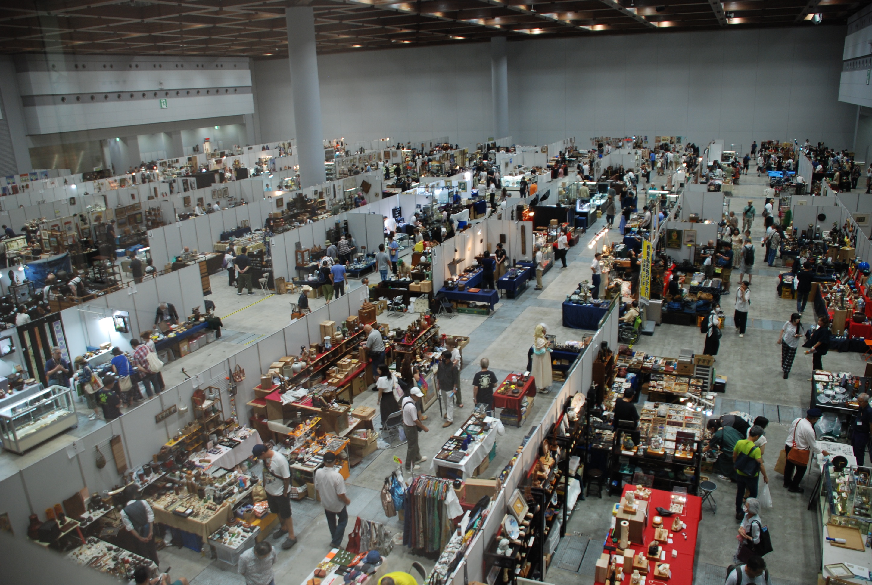 有明骨董ワールドとは？｜国内最大規模の室内骨董市｜株式会社骨董市