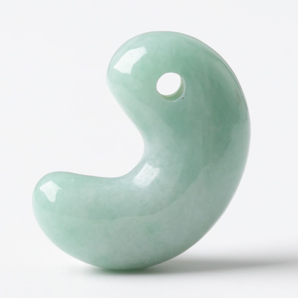 極上プレミアム・神話の勾玉・透明感抜群・艶美麗】（プレミアム濃緑色