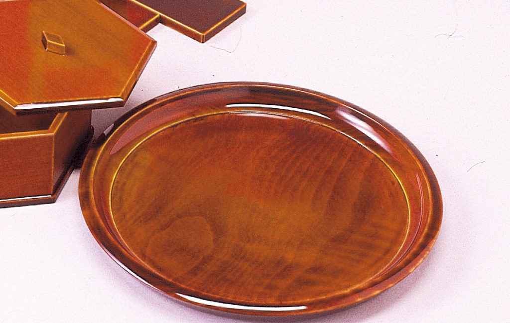 工芸と工業の次〜 400年続く匠の技。飛騨春慶塗と弦楽器の出会い