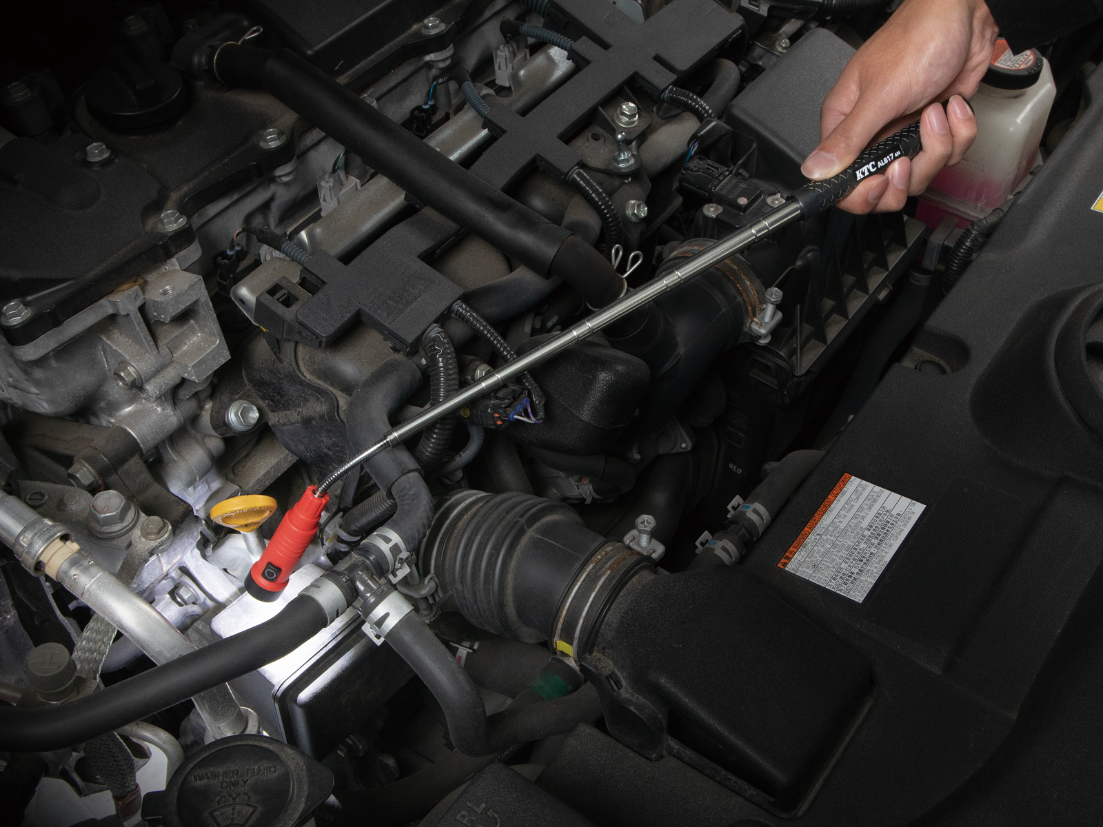 充電式LEDライトピックアップツール | KTCツールオフィシャルサイト