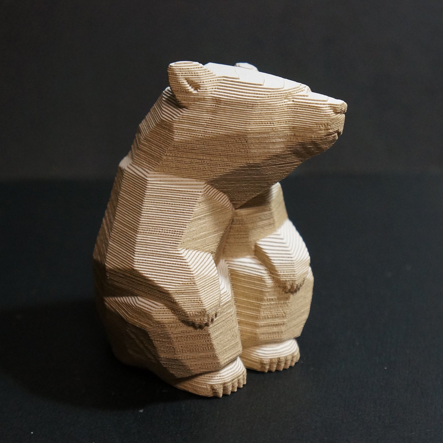 加藤貞夫「座熊」 – 八雲木彫り熊【熊つみ】