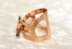 L19 Tradition Rose Gold アルトサックスリガチャー | 【クロサワ楽器