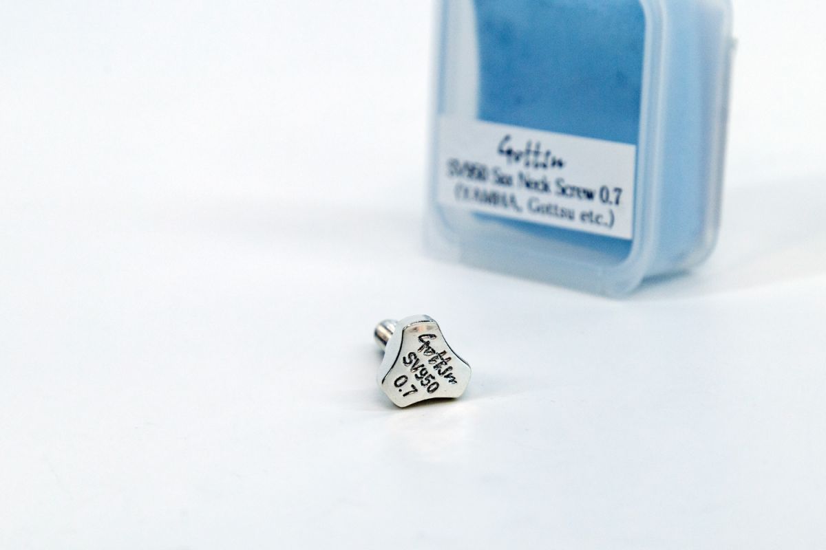 SV950 SAX NECK SCREW 0.7 Pitch for YAMAHA, Gottsu etc. (USED
