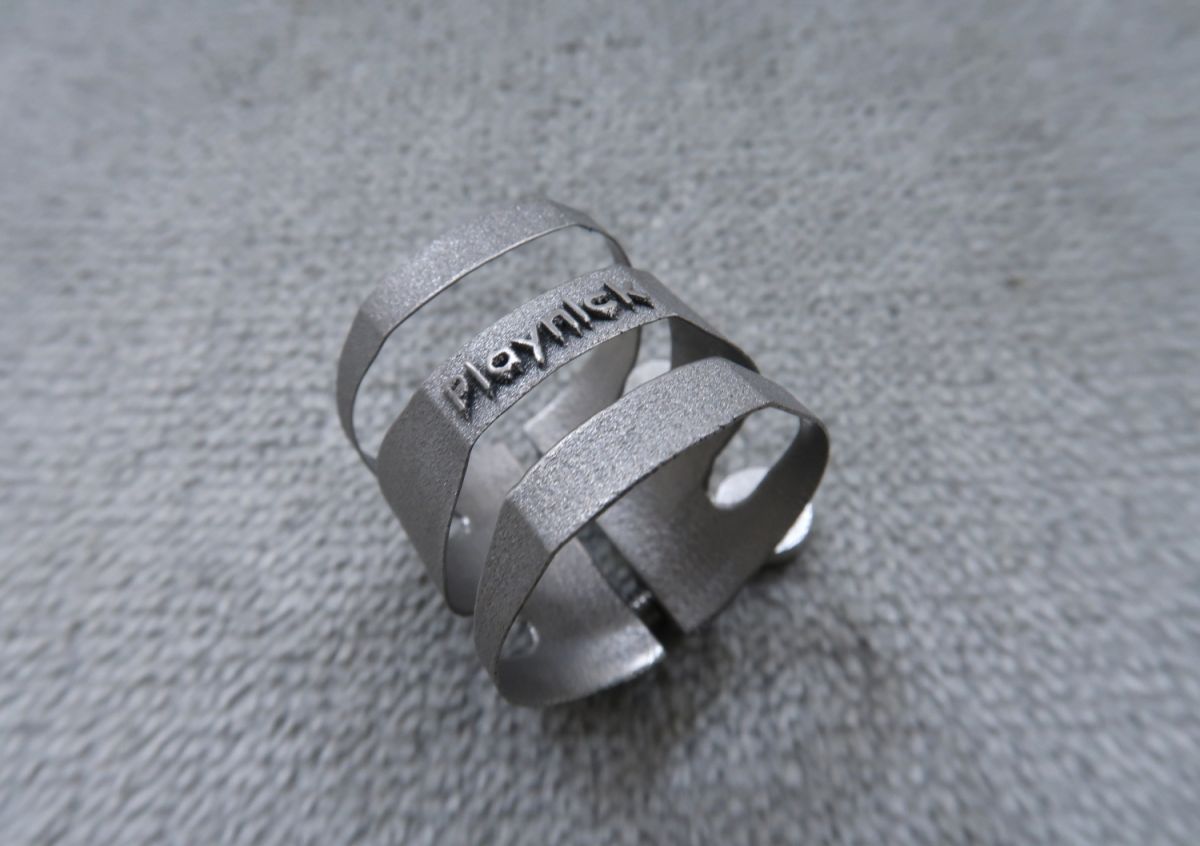 Titanium アルトサックスリガチャー | 【クロサワ楽器店オンライン