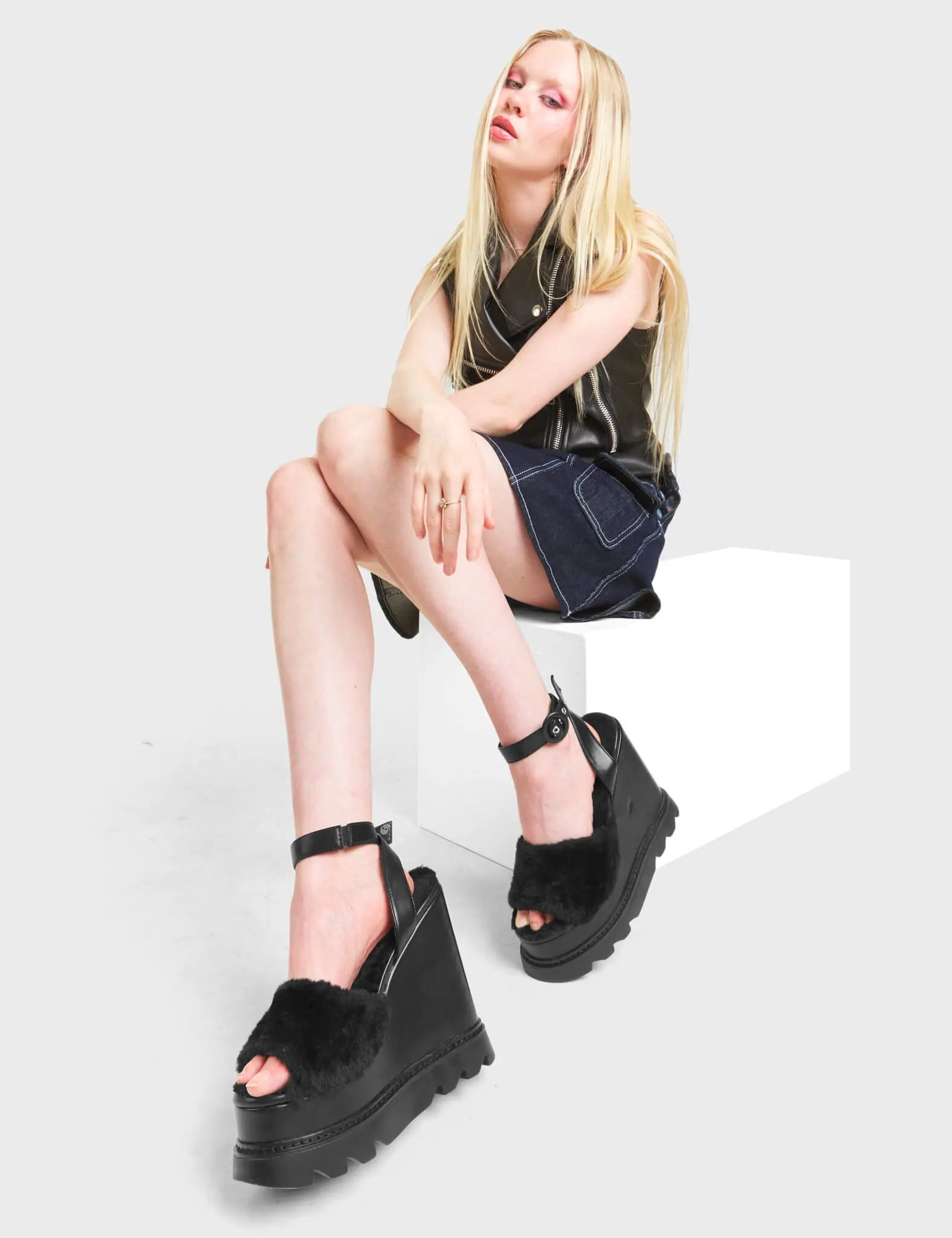 Softie Chunky Platform Sandals Black – LAMODA