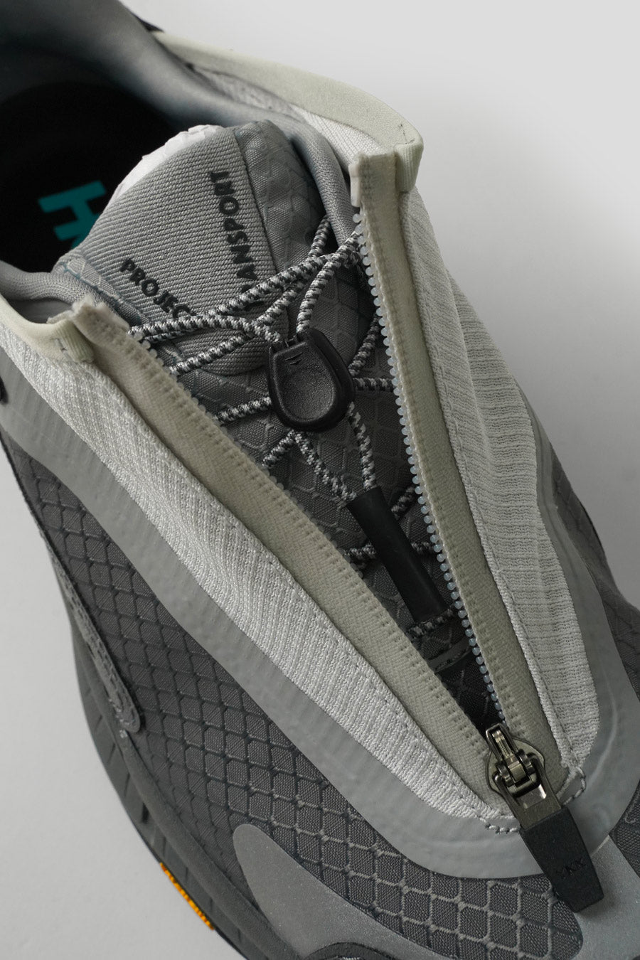 HOKA ONE ONE - STARDUST AND SATELLITE GREY PROJECT TRANSPORT