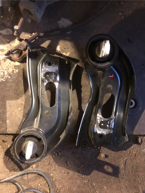 アルファードのDIY・アンロックスイングアーム・純正加工・溶接