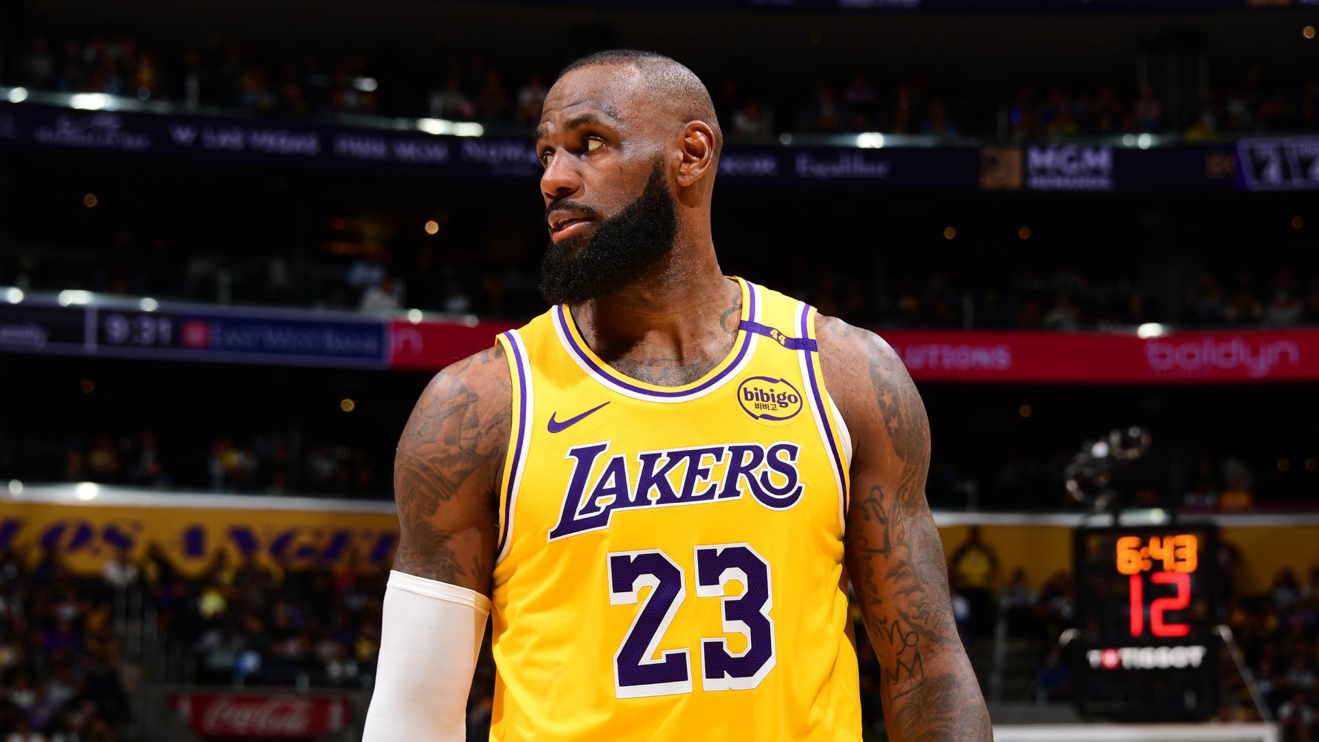レイカーズに衝撃！ レブロン・ジェームズが3～4週間離脱でNBA開幕欠場