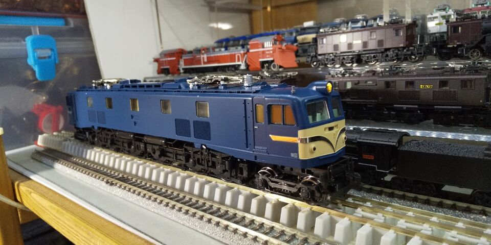 KATO HO EF58 (大窓・ブルー) 入線及び部品取付 : クローゼットの中の