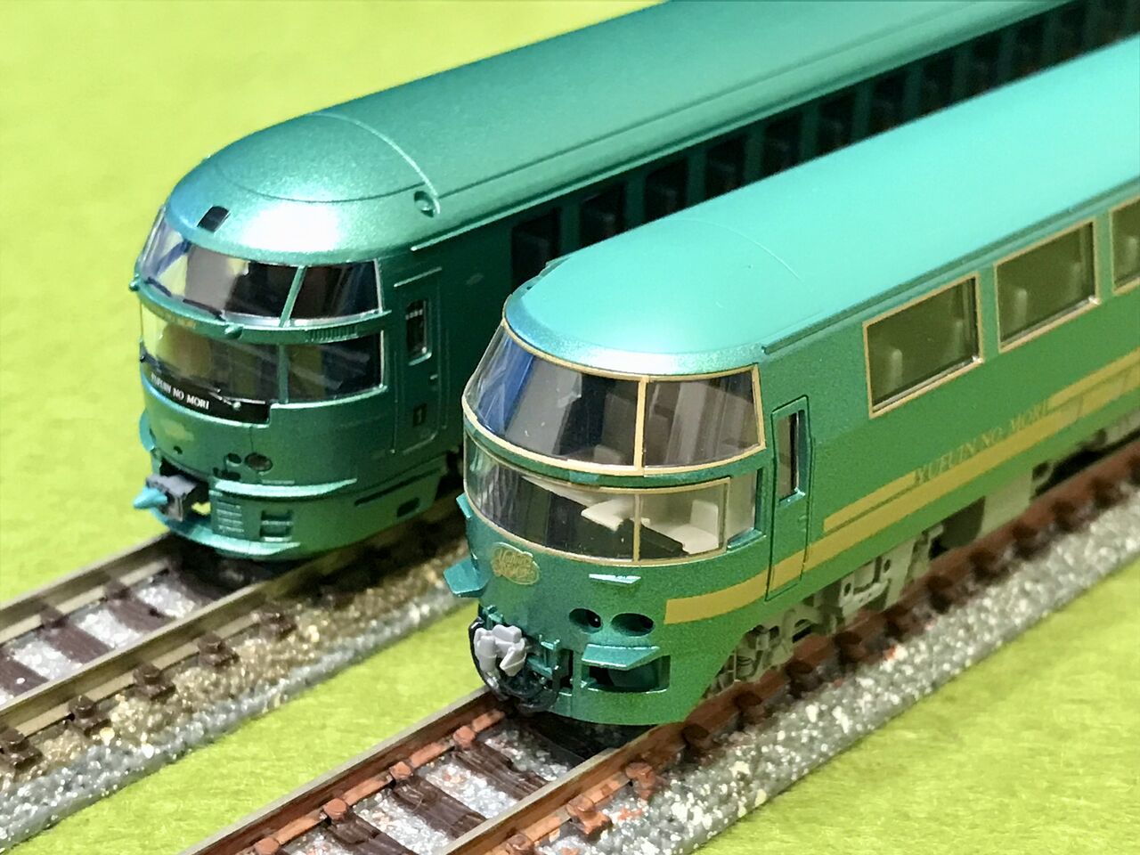 トミックスとマイクロエースの「ゆふいんの森」を並べてみました