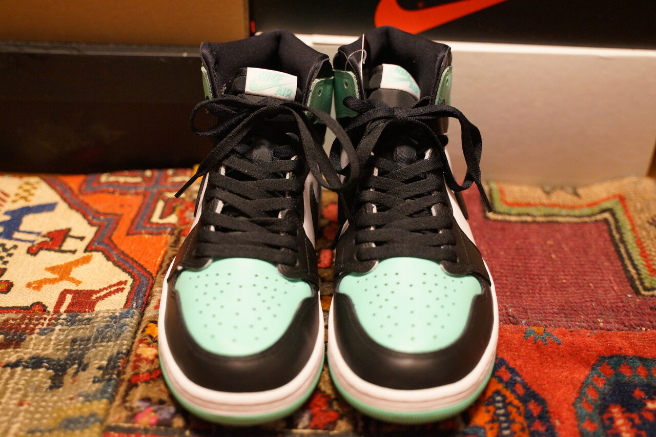 NIKE AIR JORDAN 1 HIGH OG GREEN GLOW : ああ、好きに走ればいいじゃない