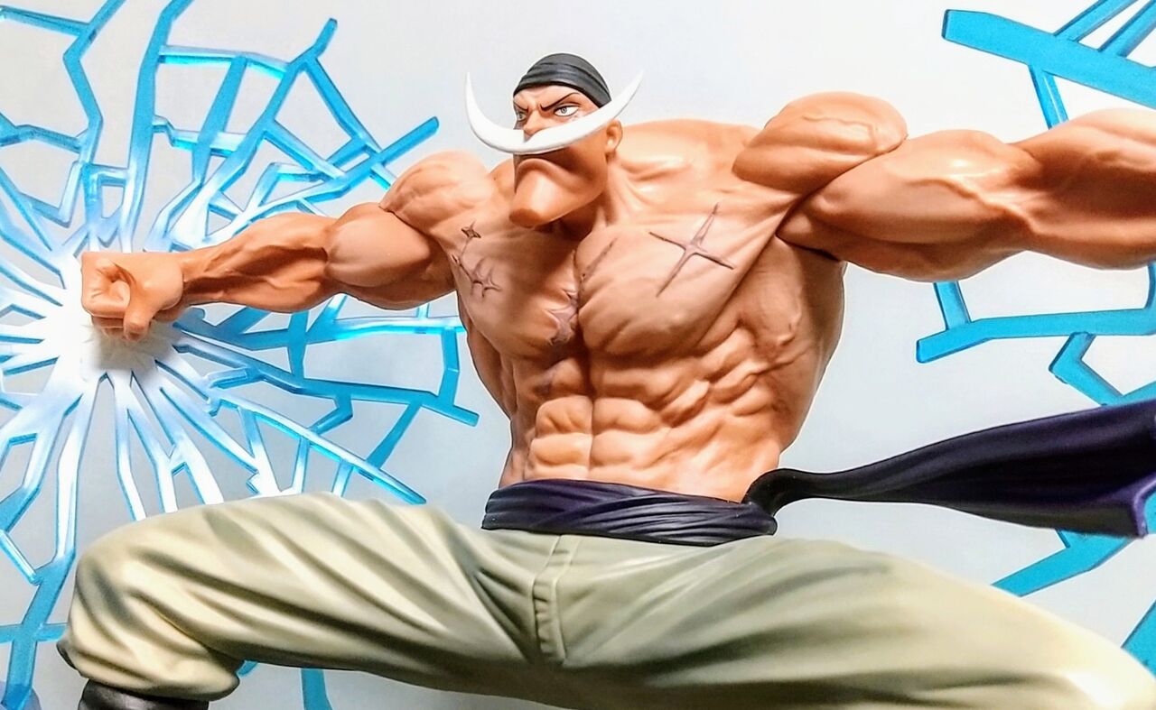 海外限定！白ひげの豪華エフェクトフィギュア】ONE PIECE DXF SPECIAL