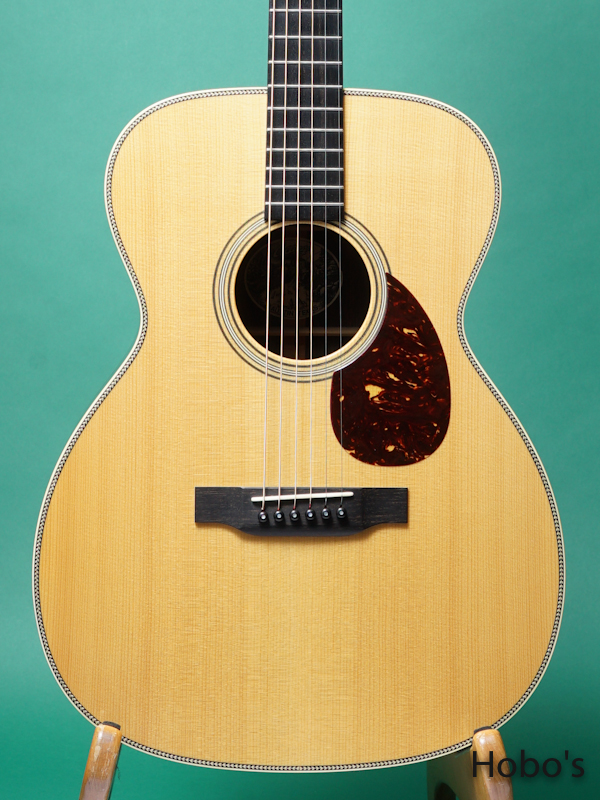 Collings OM2H G Custom【試奏レビュー】 : 木の温もりを鉄弦にのせて