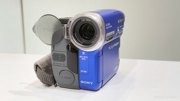 2003/平成15/SONY/DCR-TRV22/Handycam/ハンディカム/DV/2メガピクセル