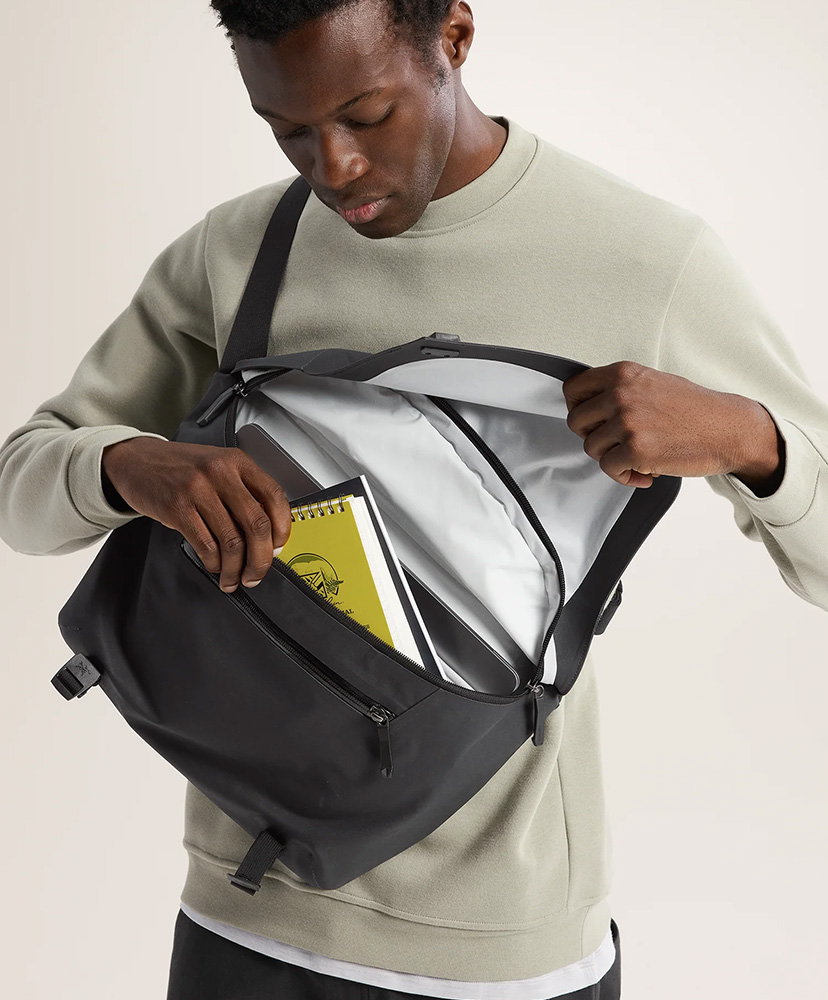 Granville 10 Courier Bag(NA Black/ブラック): ARC'TERYX